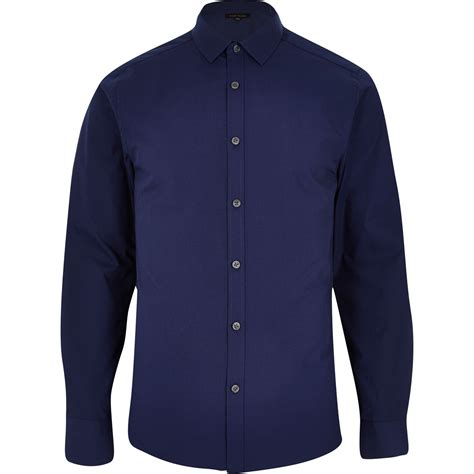 navy blue long sleeve shirt.